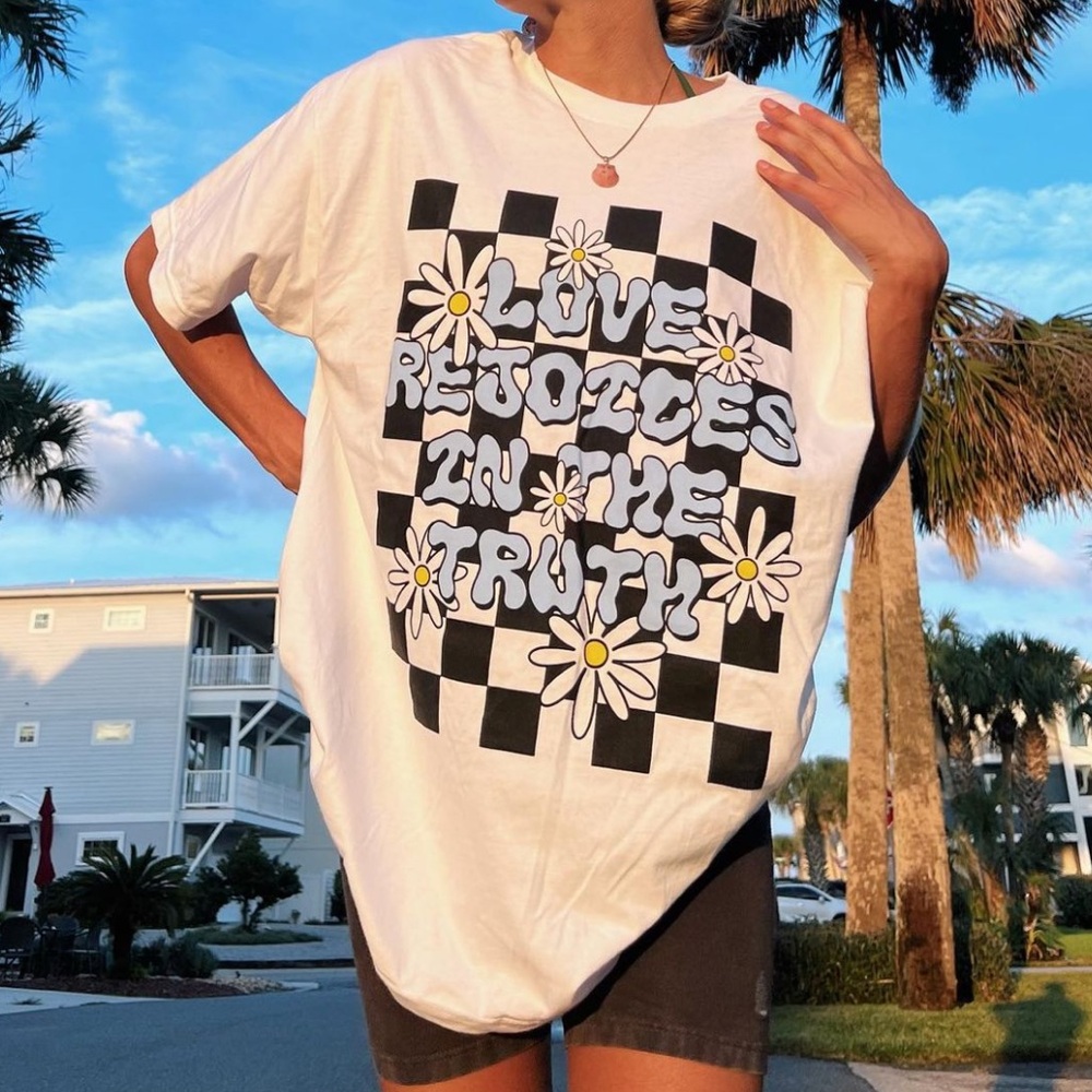Women’s XL Oversized HWLF Love Rejoices in Truth Christian Checkered Floral Tee